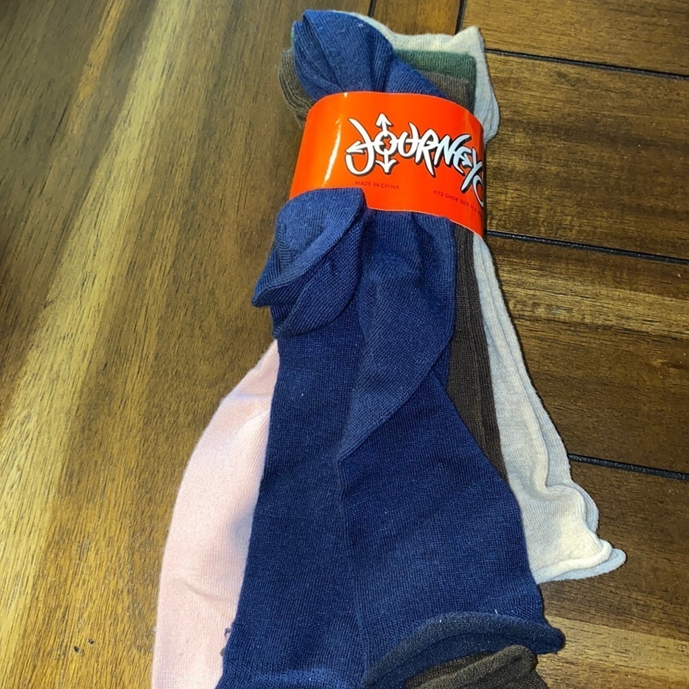 Journeys new without tags youth socks